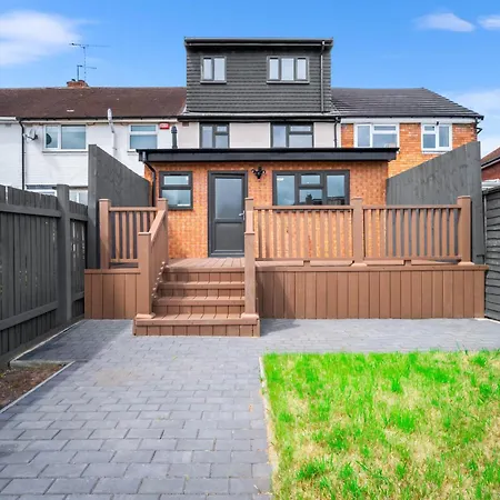 Holiday home 5 Bedroom House Solihull 10 Mins Drive From Bhx & Nec Private Off Road Parking *